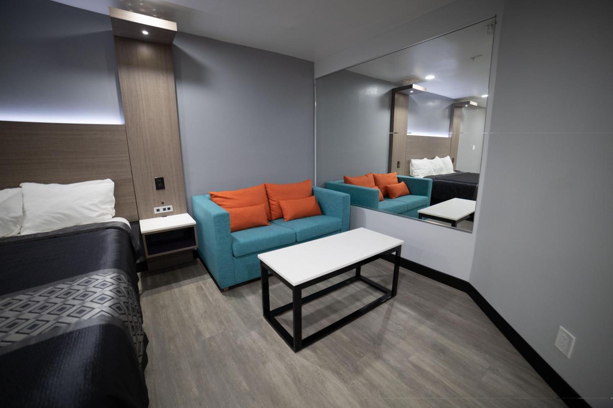 Express Inn & Suites Ontario Airport Exterior photo