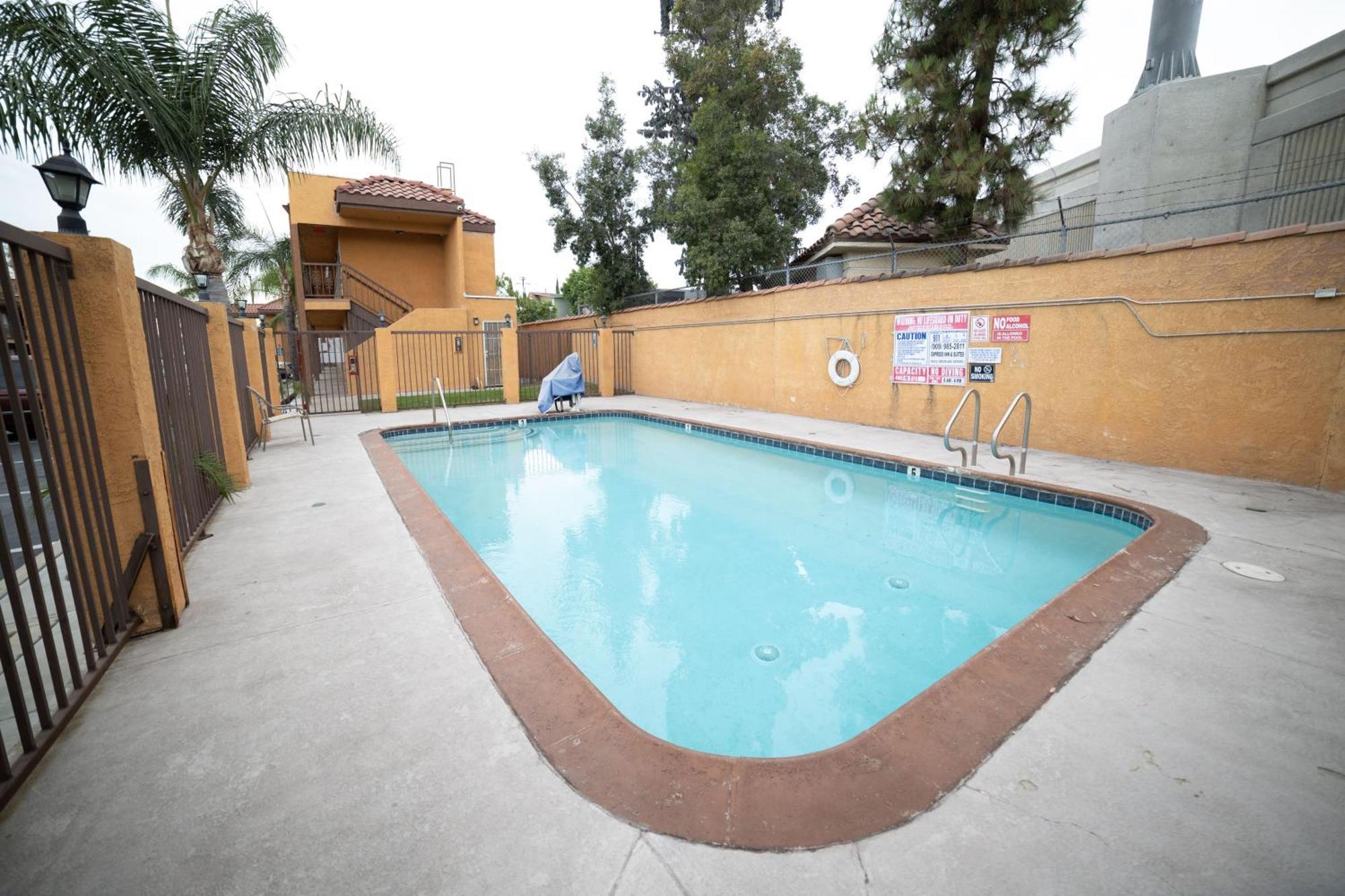 Express Inn & Suites Ontario Airport Exterior photo