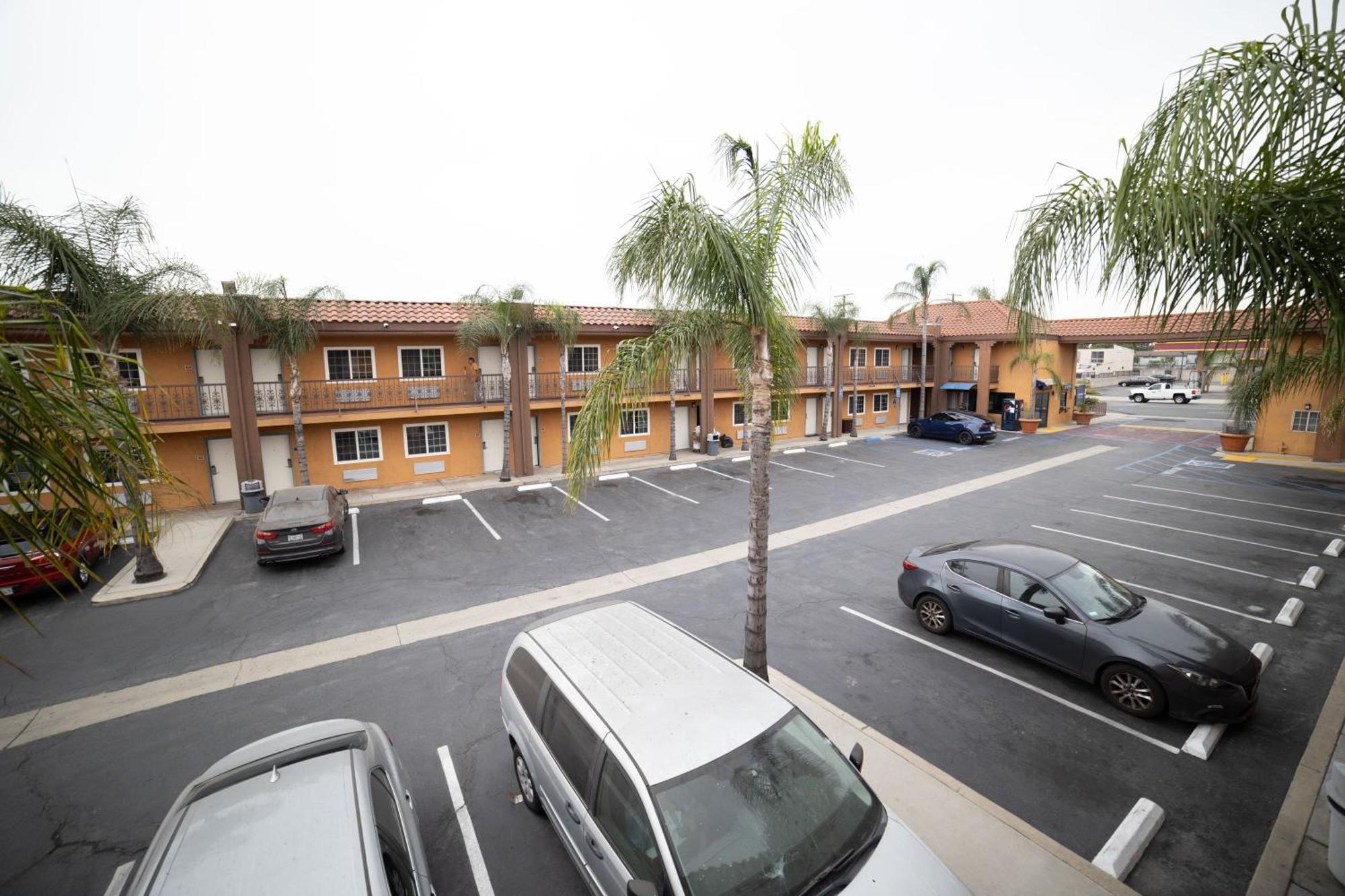 Express Inn & Suites Ontario Airport Exterior photo